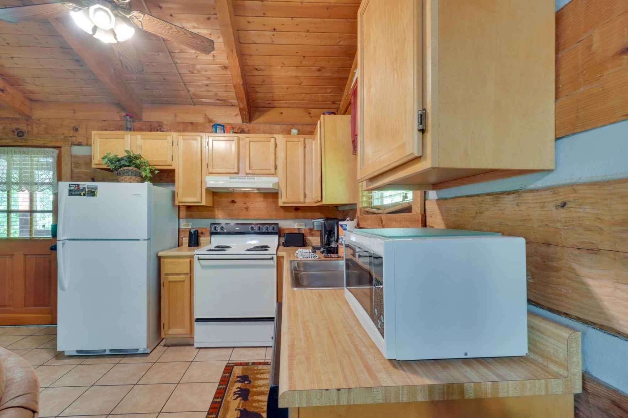 Gatlinburg Cabin With Hot Tub About 6 Mi To Downtown! Zewnętrze zdjęcie