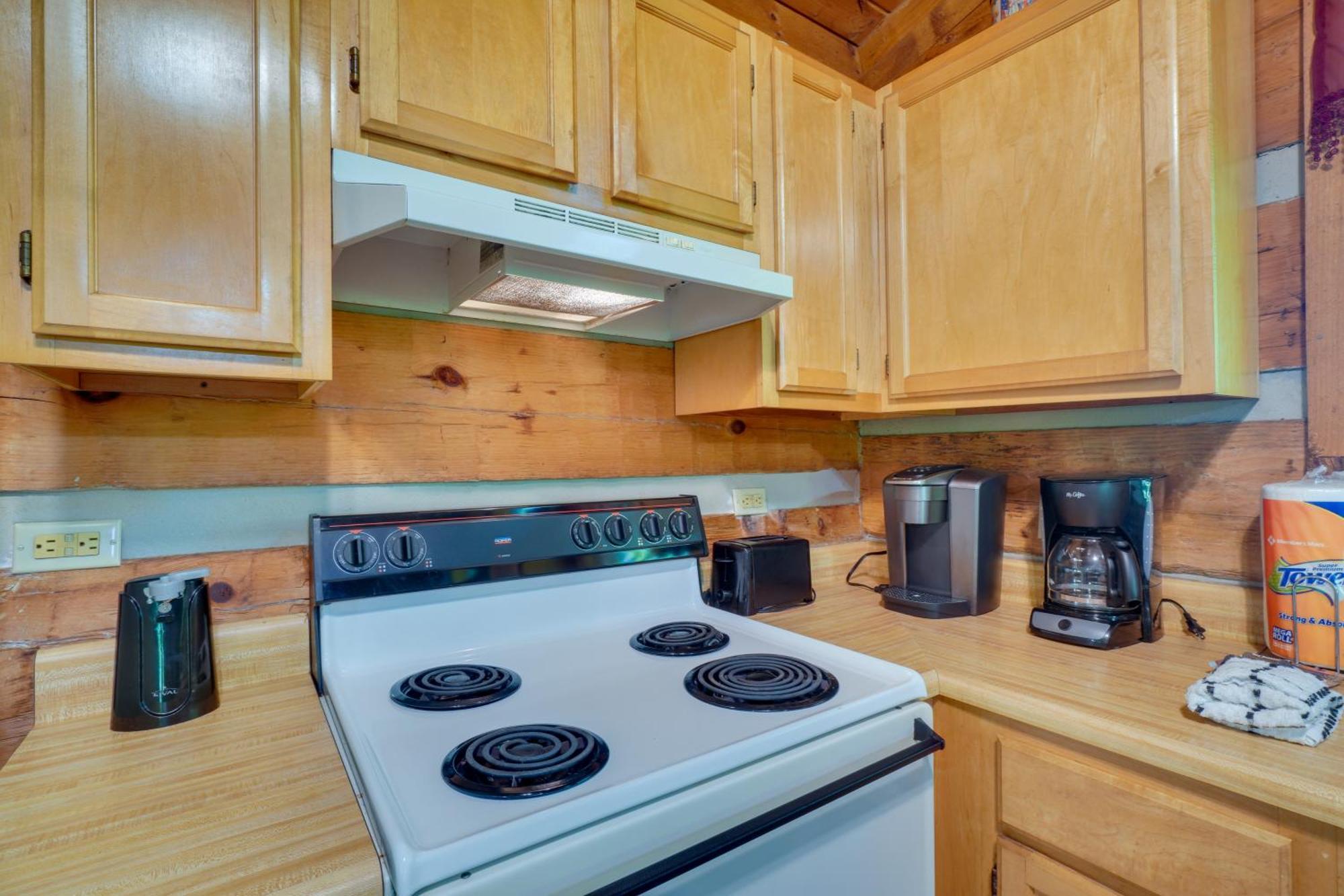 Gatlinburg Cabin With Hot Tub About 6 Mi To Downtown! Zewnętrze zdjęcie