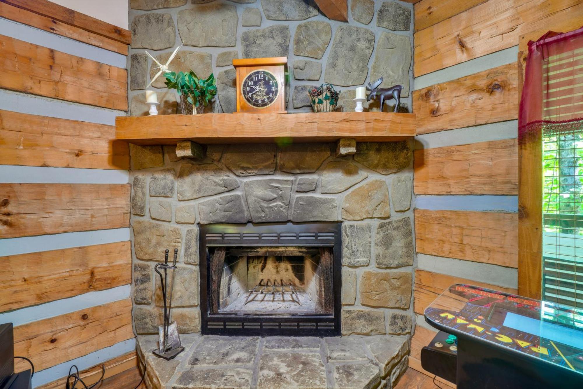 Gatlinburg Cabin With Hot Tub About 6 Mi To Downtown! Zewnętrze zdjęcie